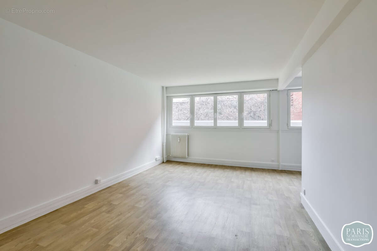 Appartement à PARIS-15E