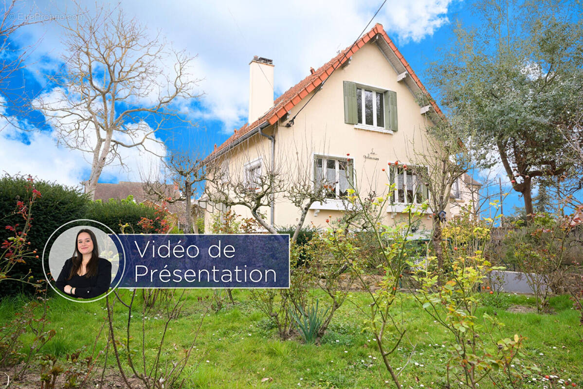 Maison à SAINTE-GENEVIEVE-DES-BOIS