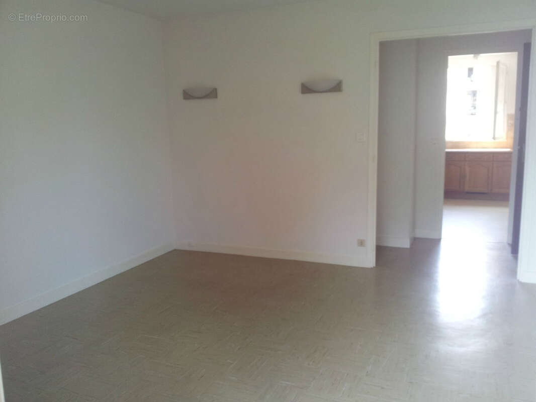NEVERS appartement T.3   balcon GARAGE - photo 4