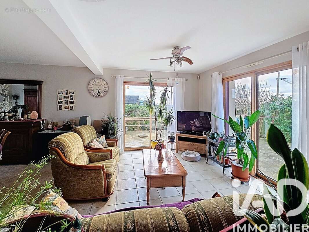 Maison 109 m² à La Selle-En-Cogles  - photo 6