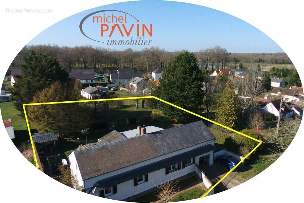 Maison à LA GUERCHE-SUR-L'AUBOIS