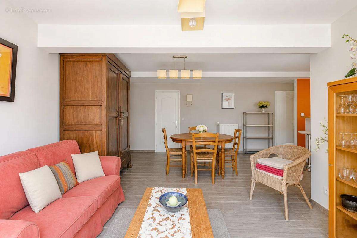 Appartement de 4 pièces de 88 m² situé à Fosses - photo 5