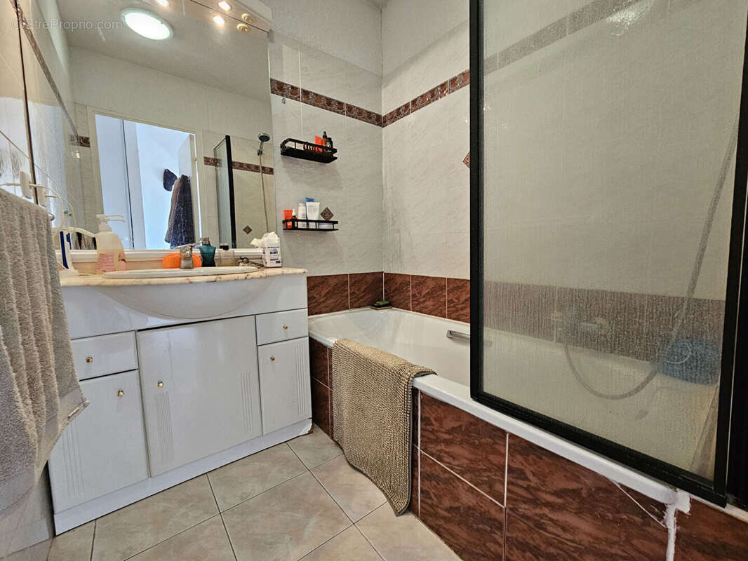 Appartement à MANDELIEU-LA-NAPOULE