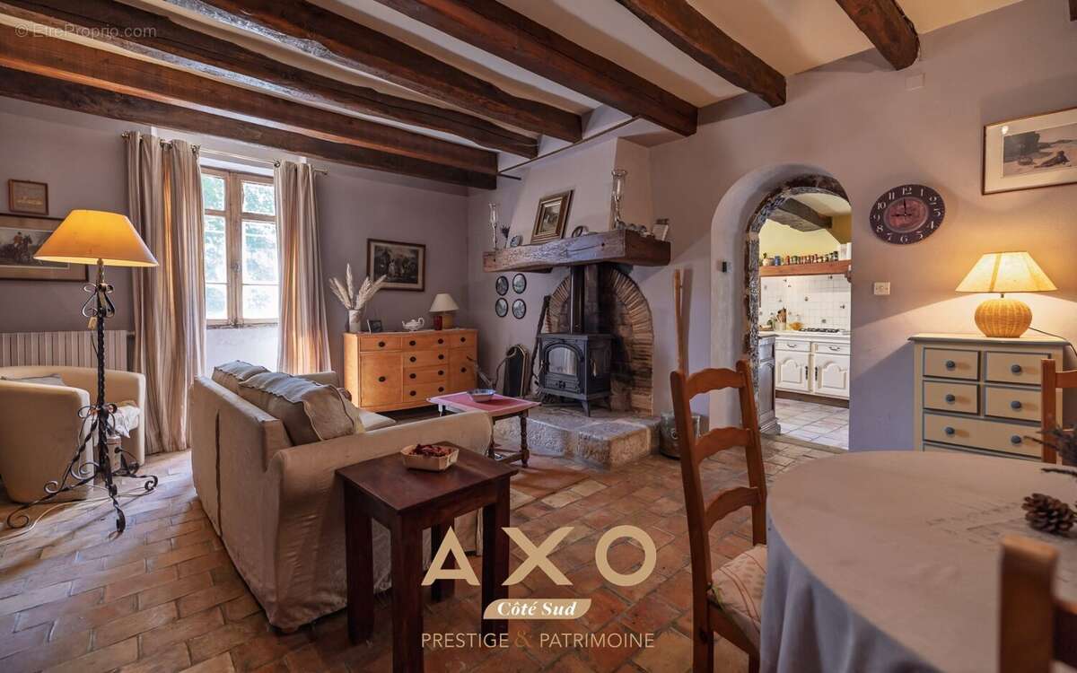Allemagne-en-provence - bastide - 696 m² - 5 habitations - piscine 15x7 - terrain 1 ha - 995 000  - photo 18