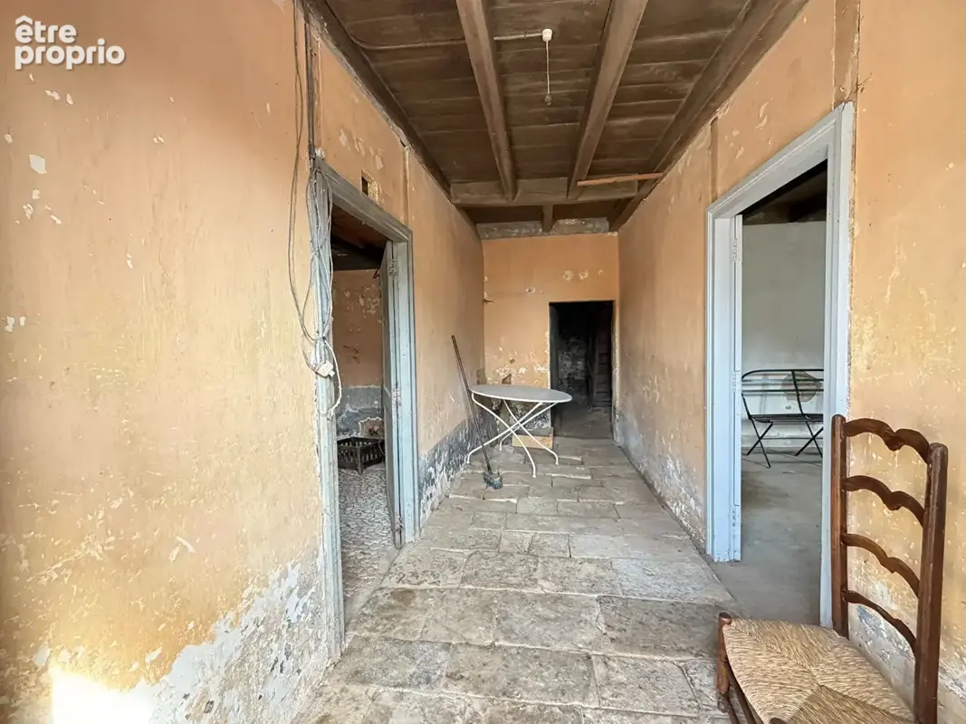 Charmante Maison Indépendante en Pierre avec Grande Grange, Terrain et Excellent Potentiel près de Nanteuil-en-Vallée - photo 8