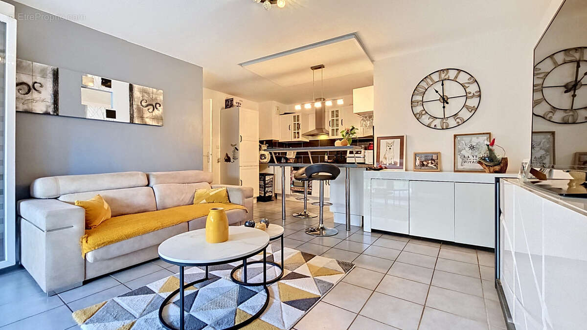Appartement à RILLIEUX-LA-PAPE
