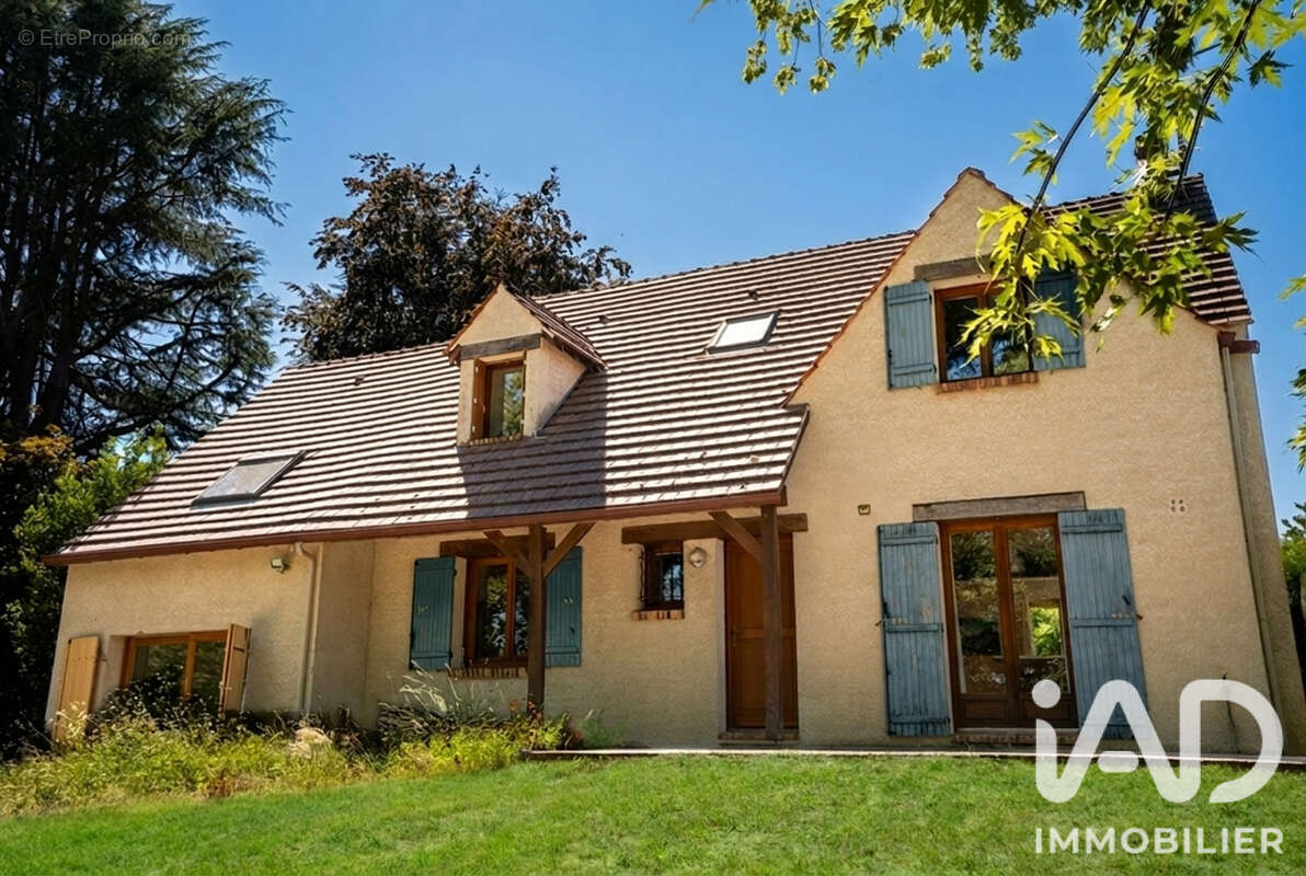 Maison 155 m² à Saint-Arnoult-En-Yvelines  - photo 2