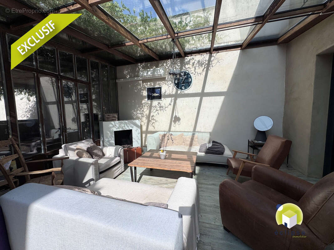 Polliat Centre - Maison d'habitation 220 m2 4/5 chambres + jardin + dépendances - photo 6