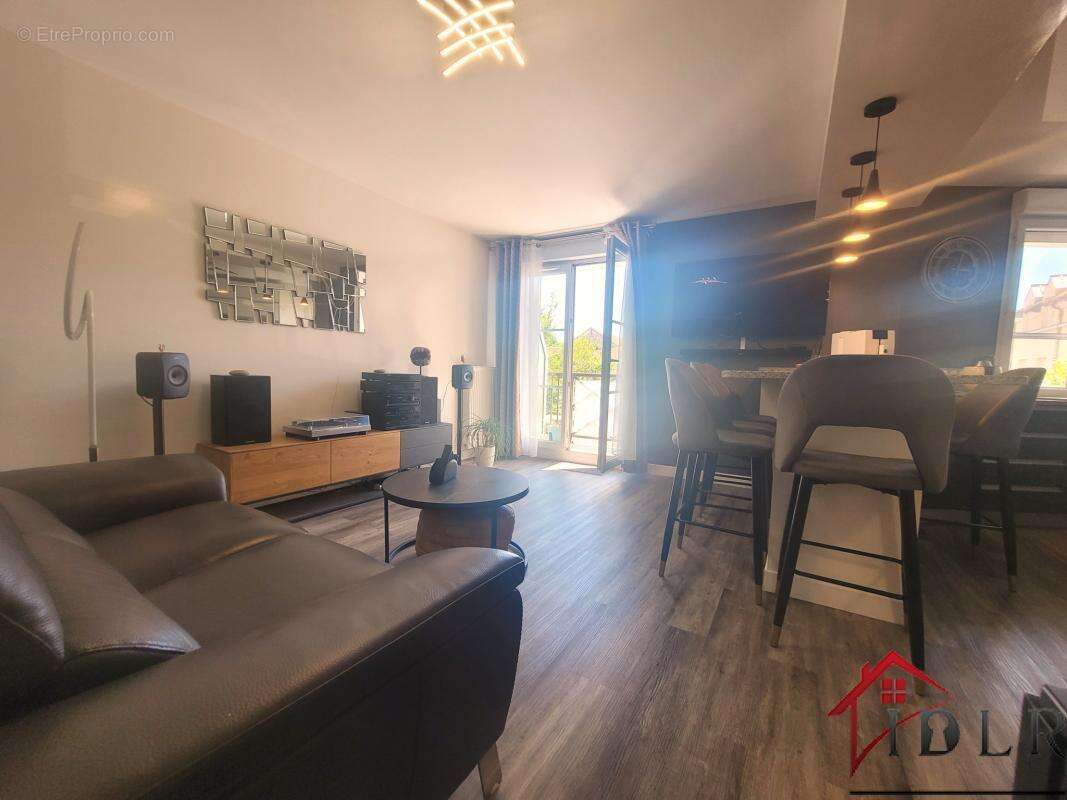 Appartement à BRIE-COMTE-ROBERT