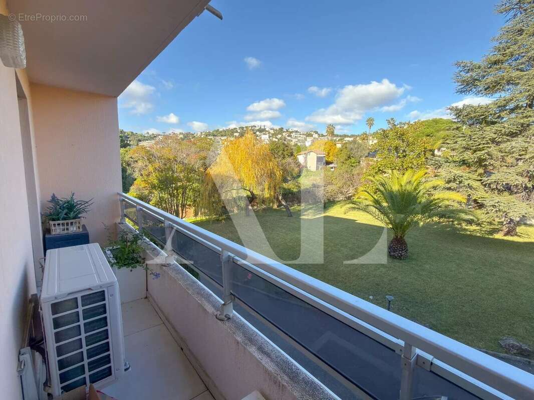 Appartement à VALLAURIS