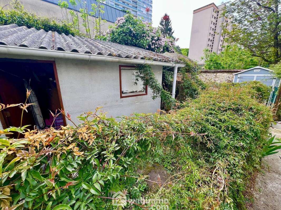 Cabanon et jardin rattachés à l'appartement - Appartement à CHATILLON