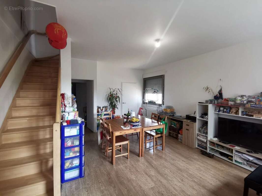 94200 ivry sur seine duplex recent (2019) 4 pieces 80.3 m² avec un parking et une terrasse de 20 m² - photo 2