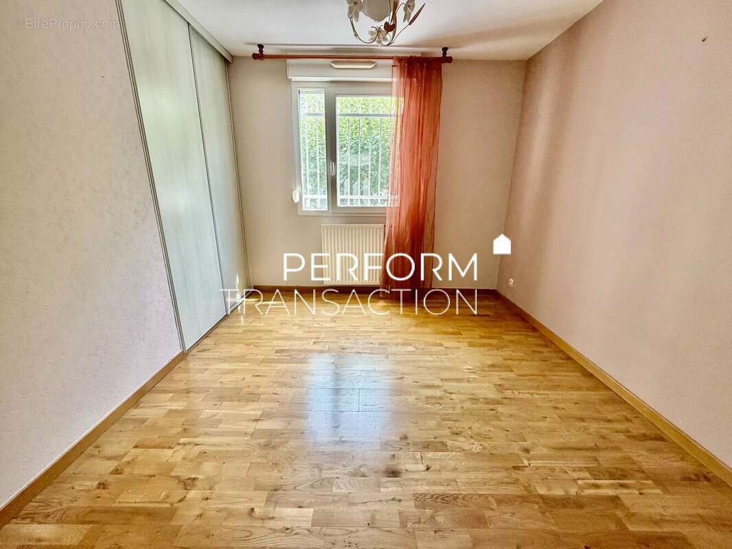 Exclusivite echirolles 2 pieces avec garage , cave et terrasse de 40 m² - photo 6