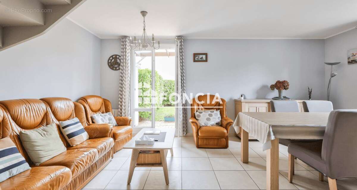 Appartement à MONTIGNY-LE-BRETONNEUX