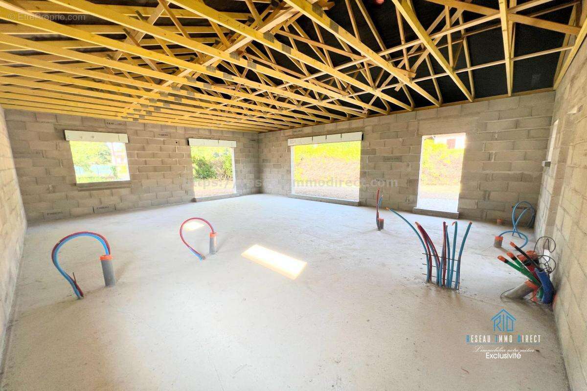 Maison à SAINT-SIMEON-DE-BRESSIEUX