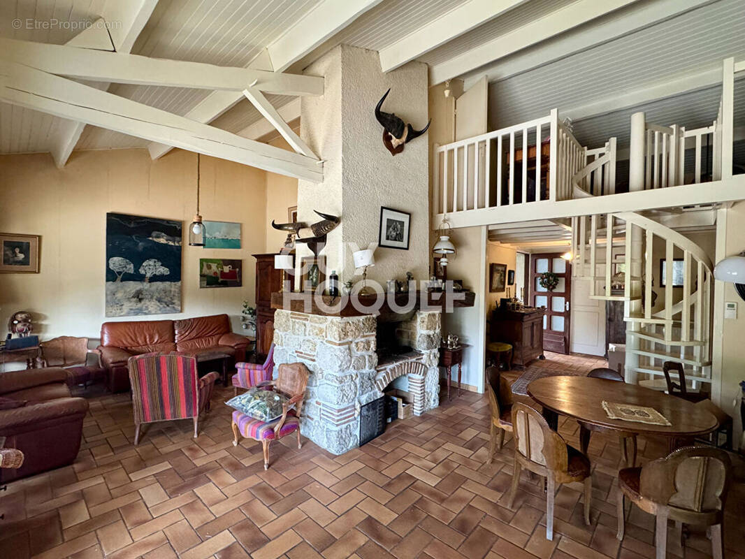 Maison à CASTELJALOUX