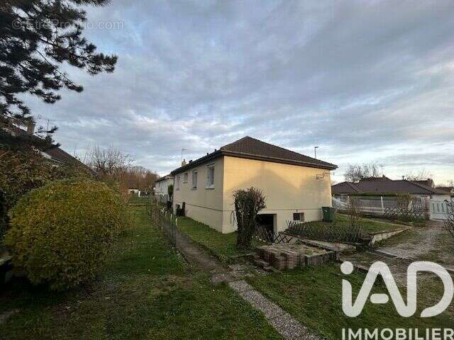 Photo 8 - Maison à LA CHAPELLE-SAINT-LUC