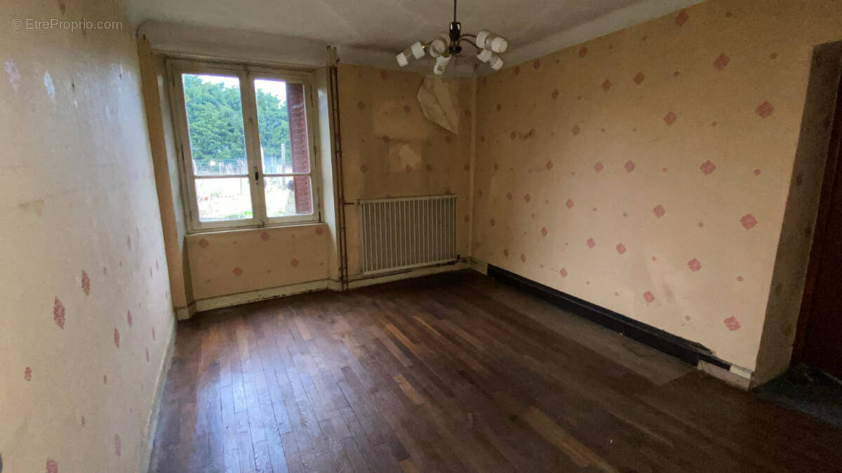 Maison à BROUSSEY-RAULECOURT