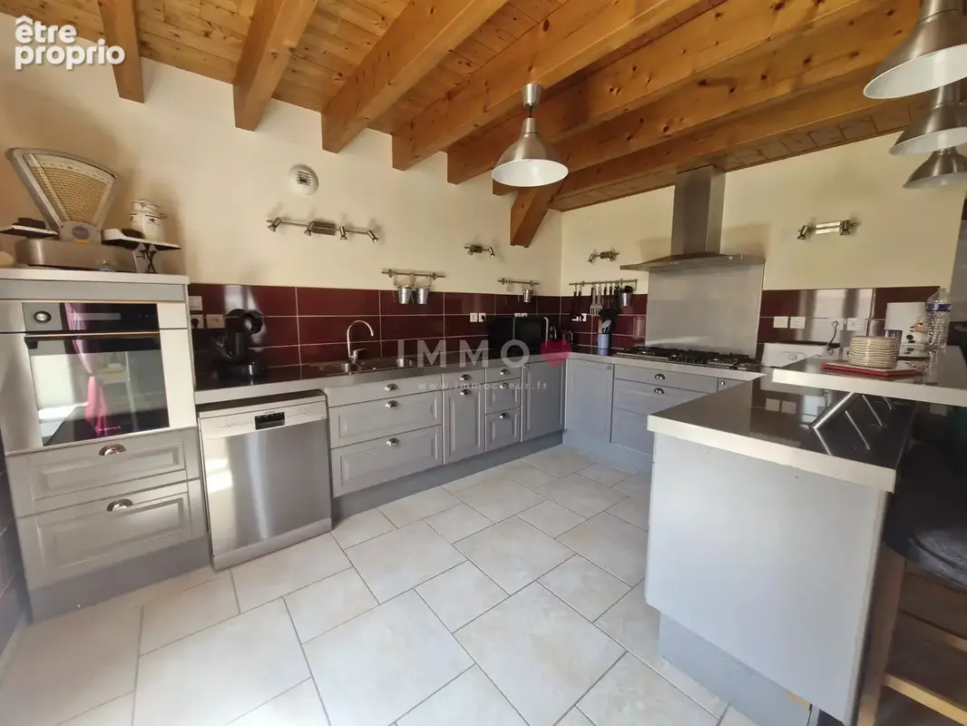 Maison 8 pièces 230 m² à vendre à Yves (17340) - photo 6