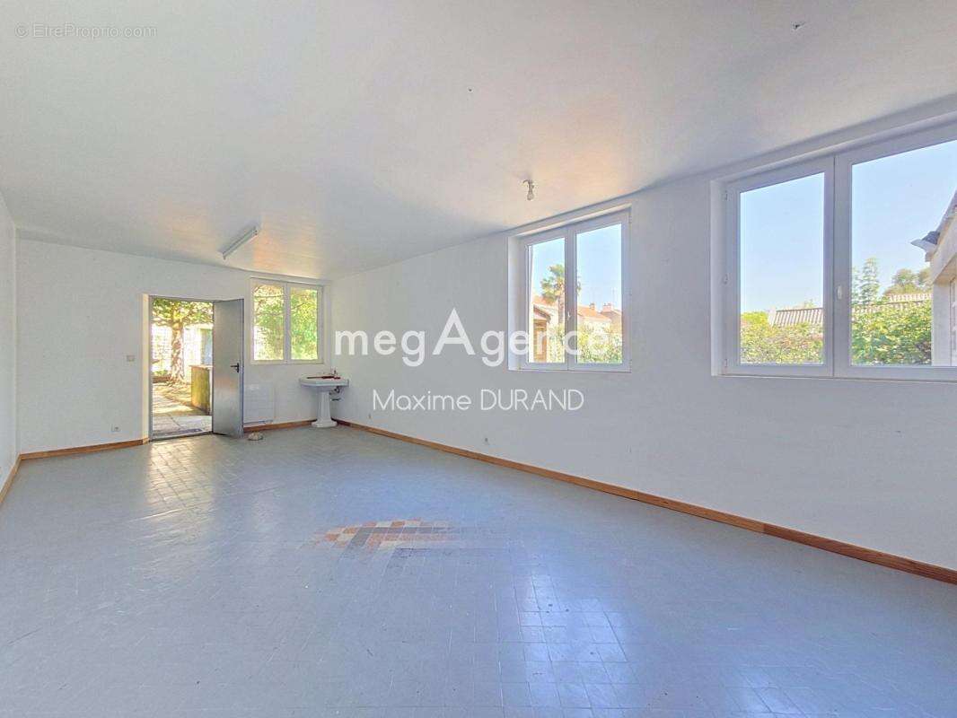 Maison 4 chambres - Atelier 150 M² - photo 12