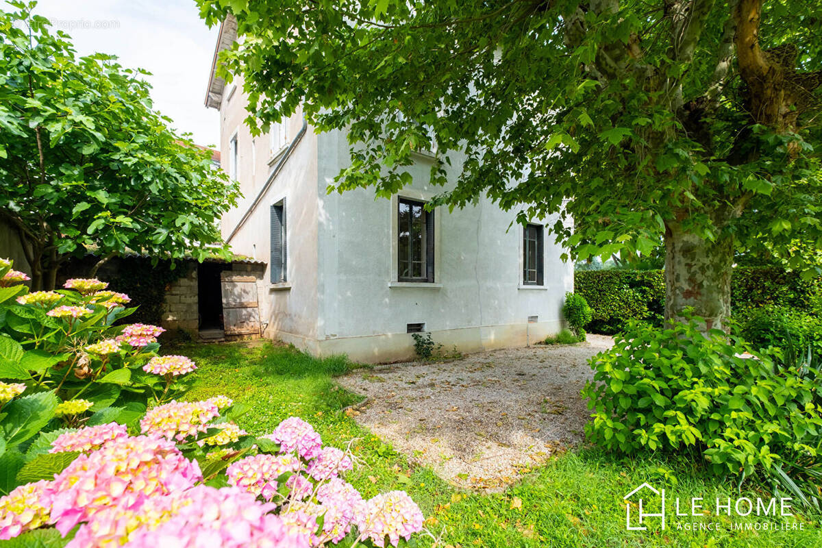 Appartement à TASSIN-LA-DEMI-LUNE