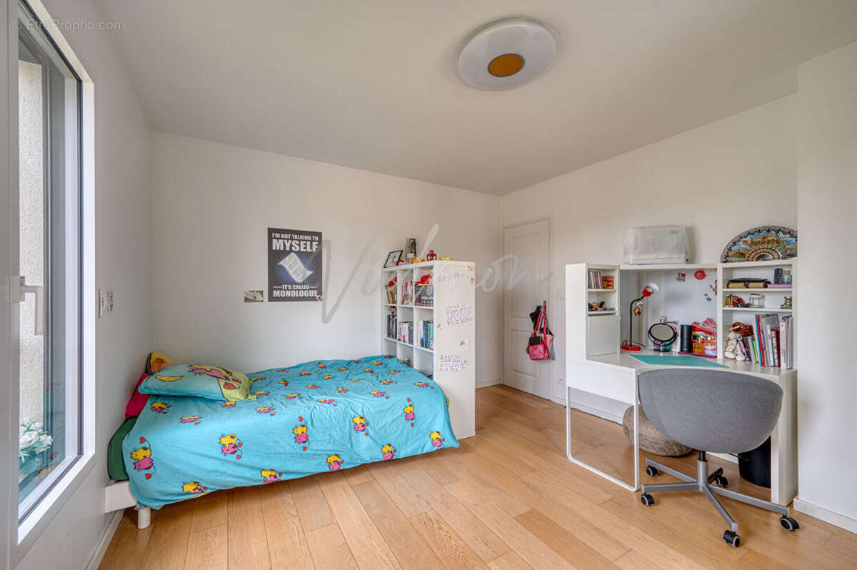 Maison à CRESPIERES