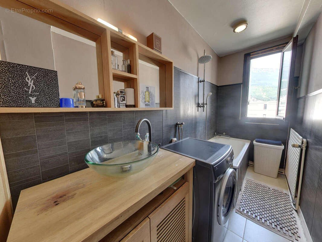 Appartement à ECHIROLLES