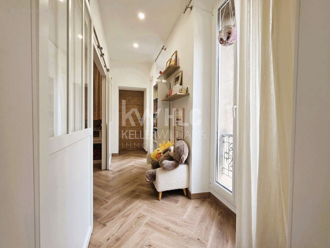 Appartement 70 m² à Grasse  - photo 6