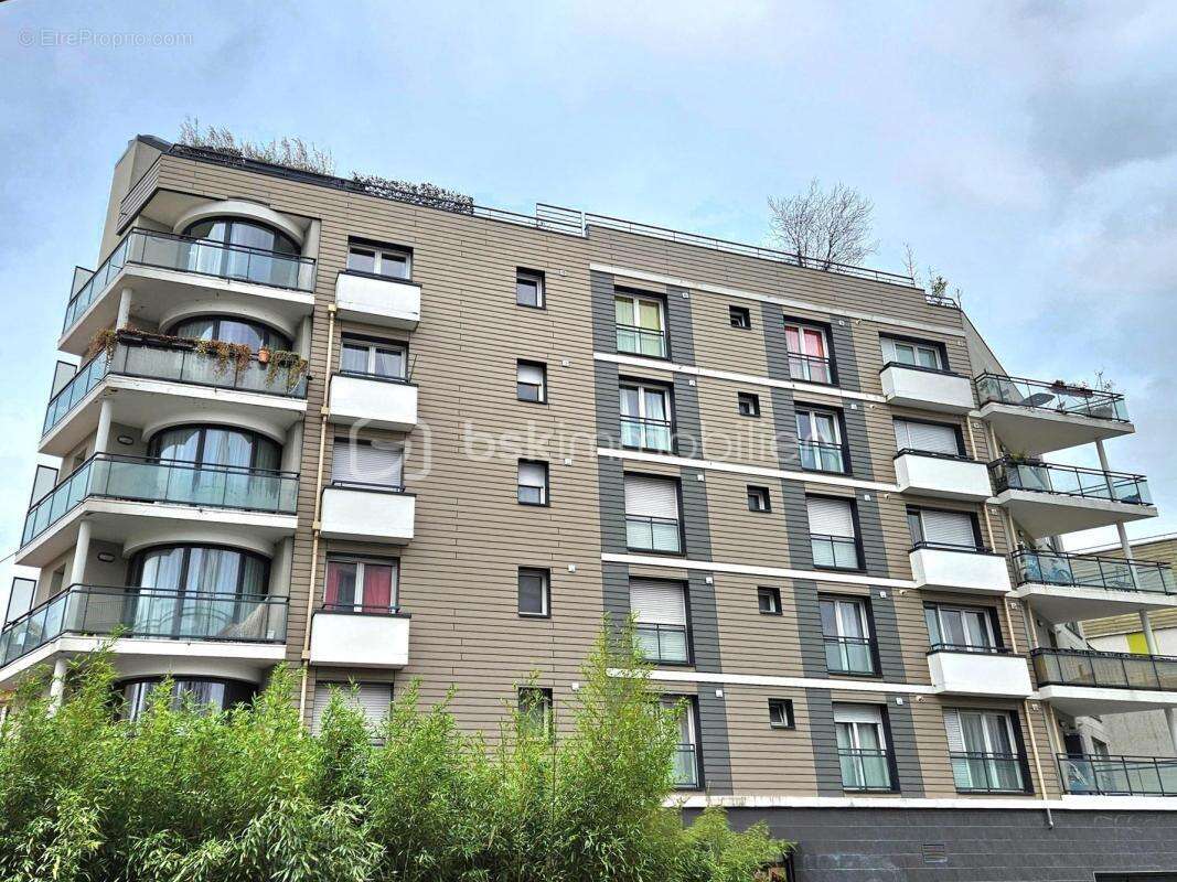 Métro Mairie DUPLEX dernier étage avec Terrasse ROOFTOP de 78m² SUD parking cave DPE C - photo 17