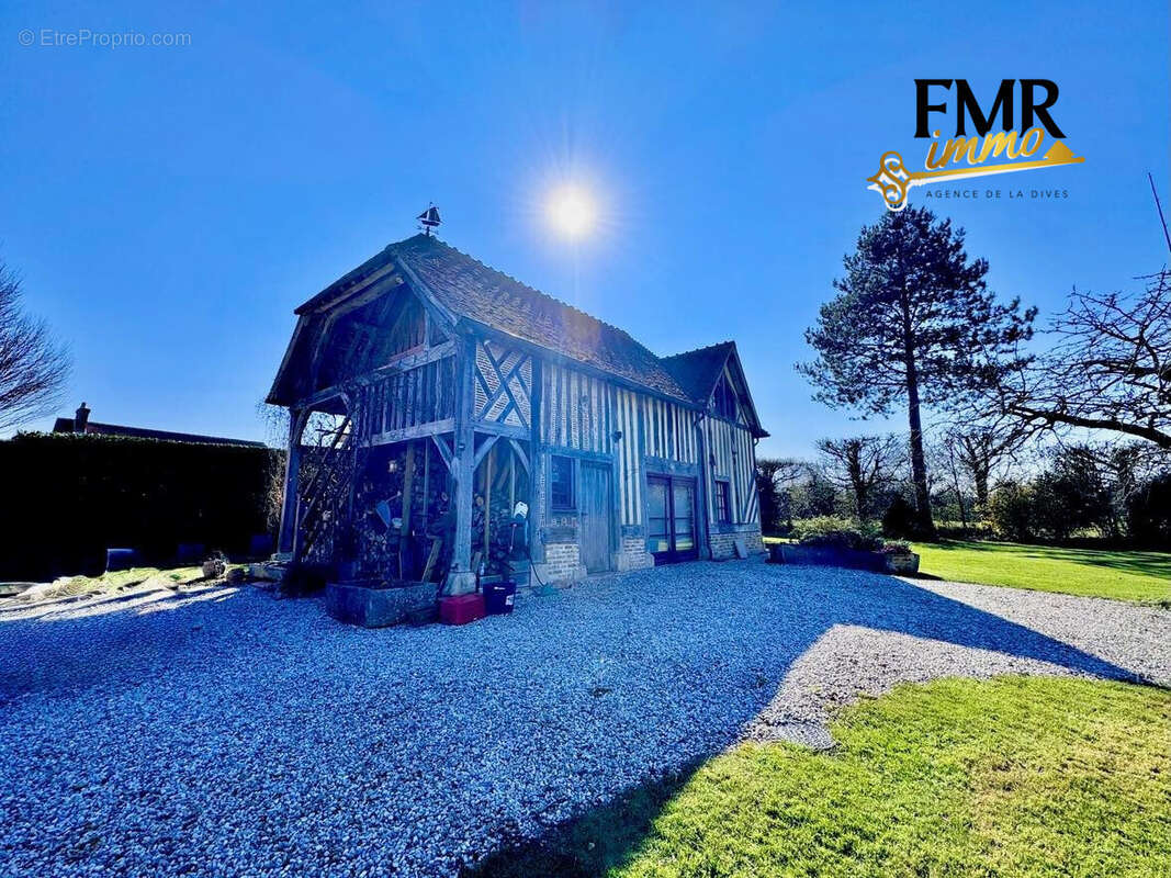 Maison à SAINT-PIERRE-SUR-DIVES
