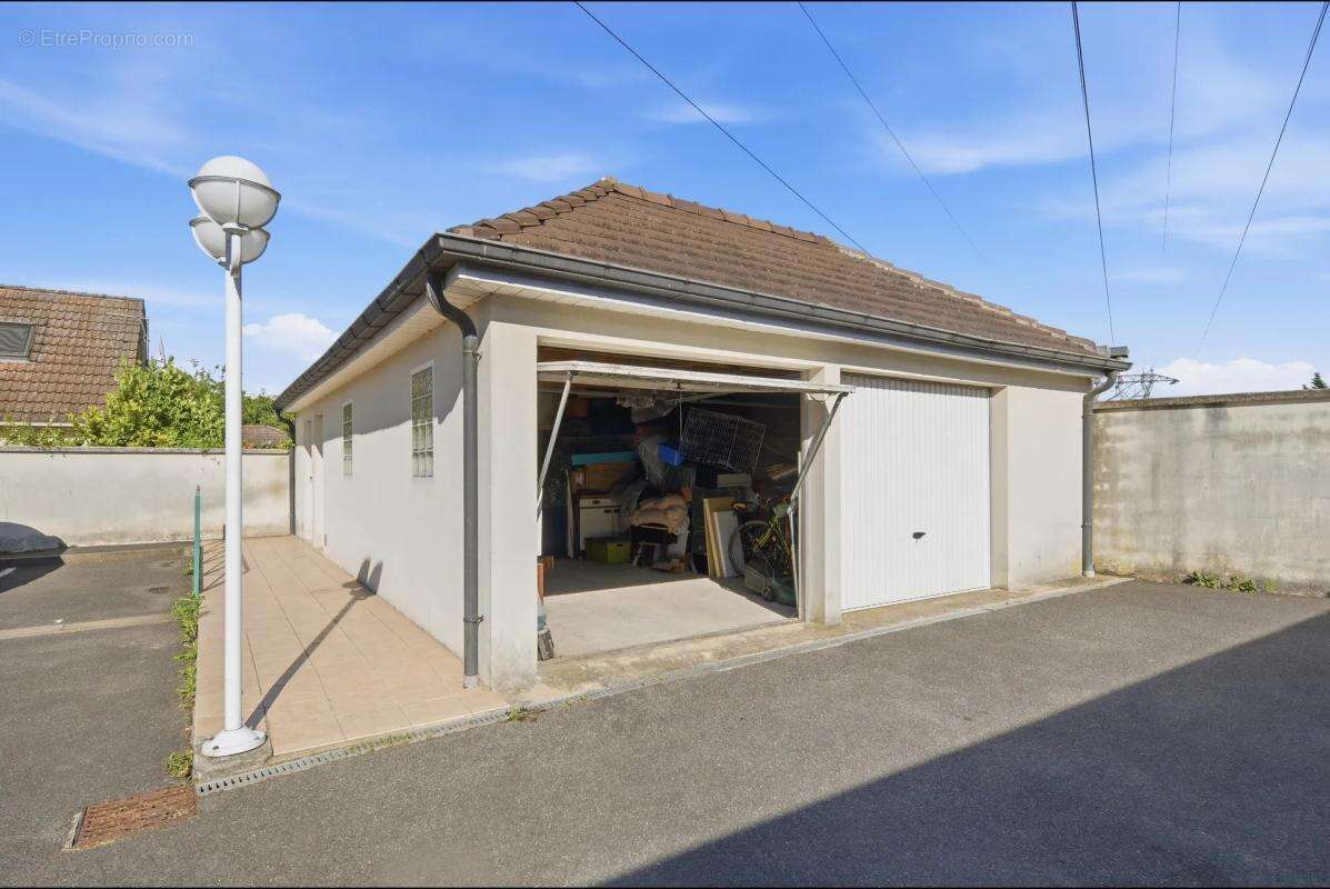 Maison divisée en 2 appartements indépendants à Thiais - photo 16
