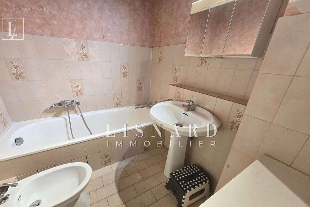 Appartement à VALLAURIS
