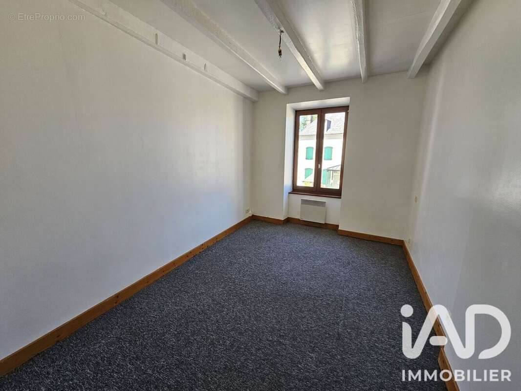 Appartement 72 m² à Bourg-Lastic  - photo 5