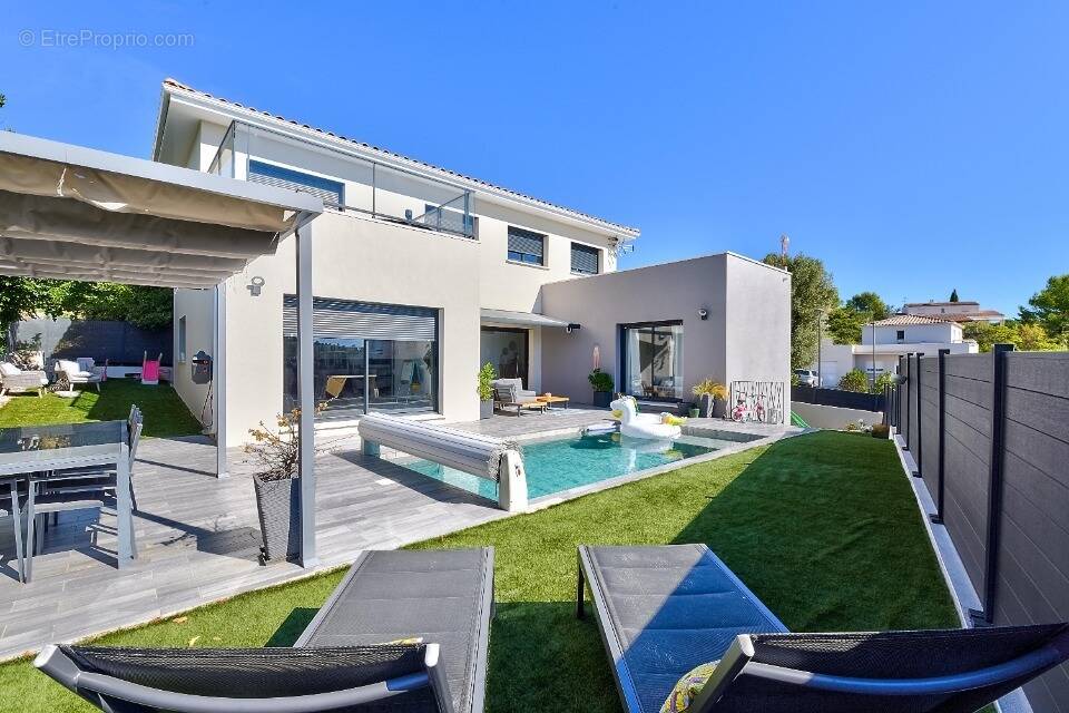 Terrain à MONTFERRIER-SUR-LEZ