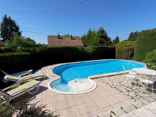 Maison à EVETTE-SALBERT