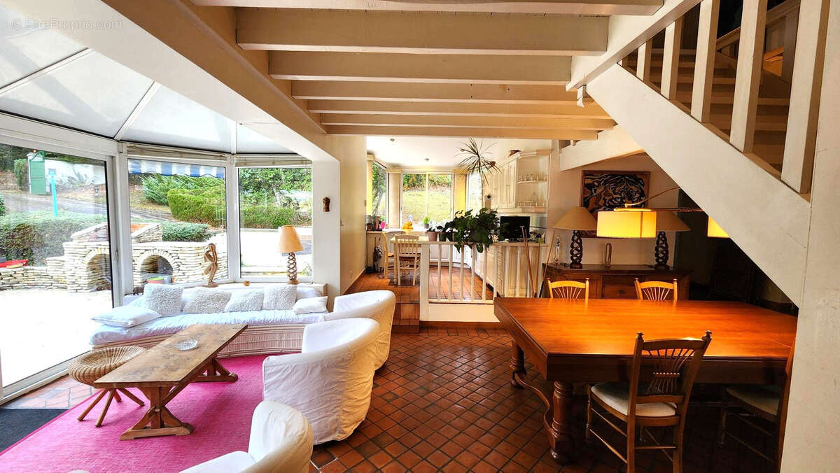 Maison à SAINT-ROMAIN-LA-VIRVEE