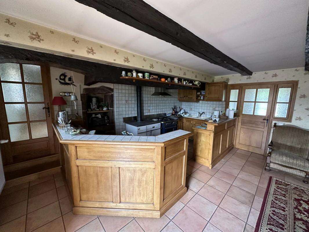 Maison à SAINT-CHRISTOPHE-VALLON