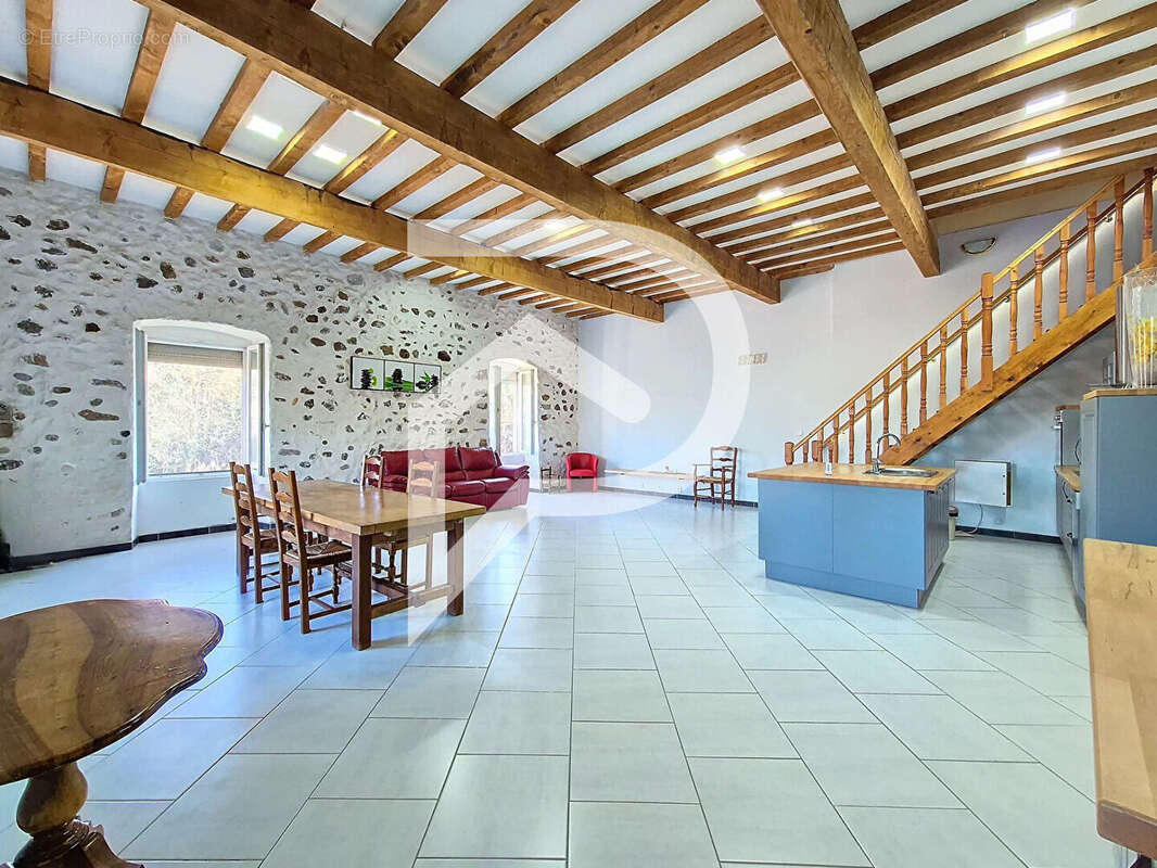 Maison à SAINT-LAGER-BRESSAC