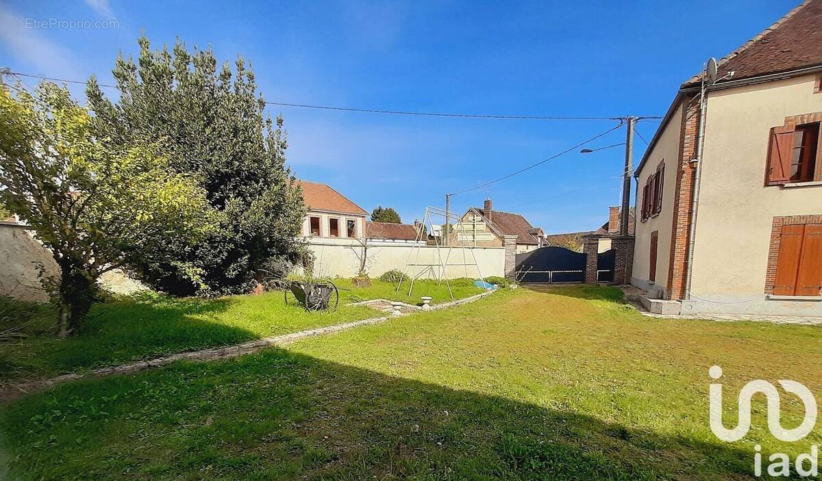 Photo 1 - Maison à ARCES-DILO