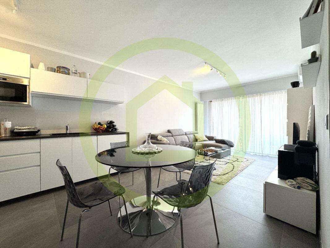 Appartement à ROQUEBRUNE-CAP-MARTIN