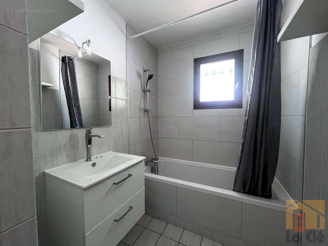 Maison 82 m² à Colayrac-Saint-Cirq  - photo 9