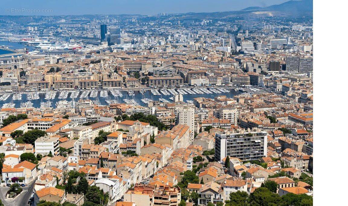 Commerce à MARSEILLE-13E
