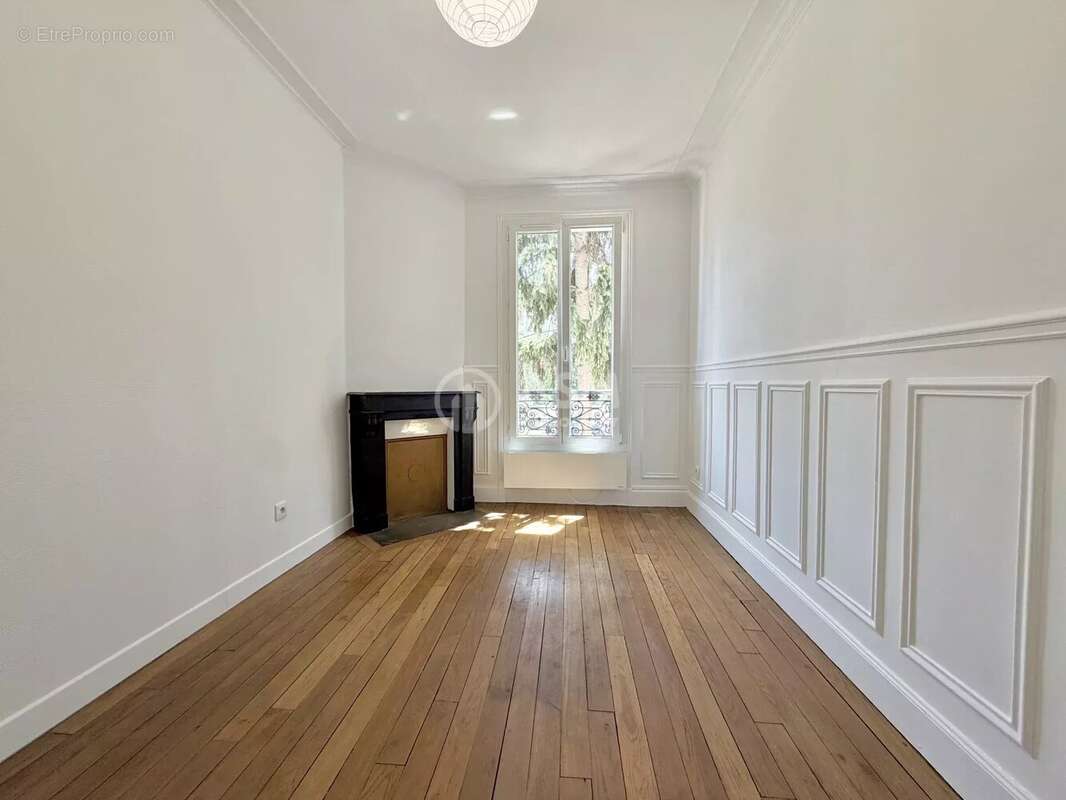 Appartement à COURBEVOIE
