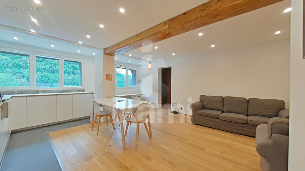 Appartement à MOUTIERS