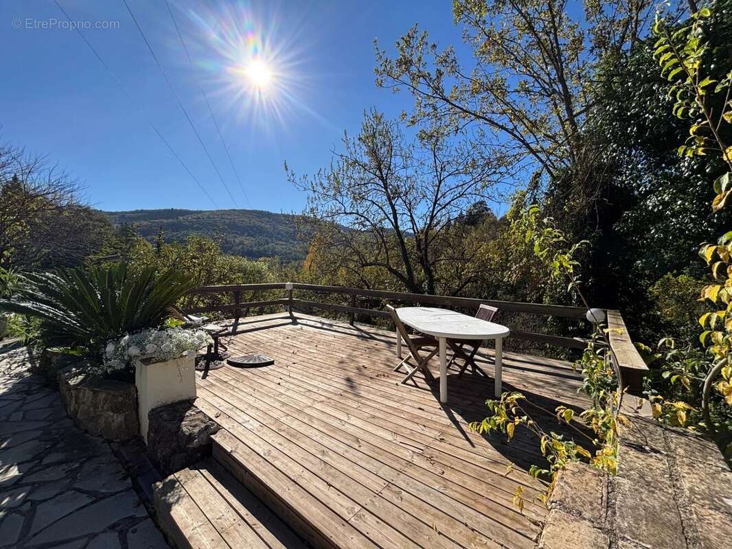 Maison à TOURRETTES-SUR-LOUP