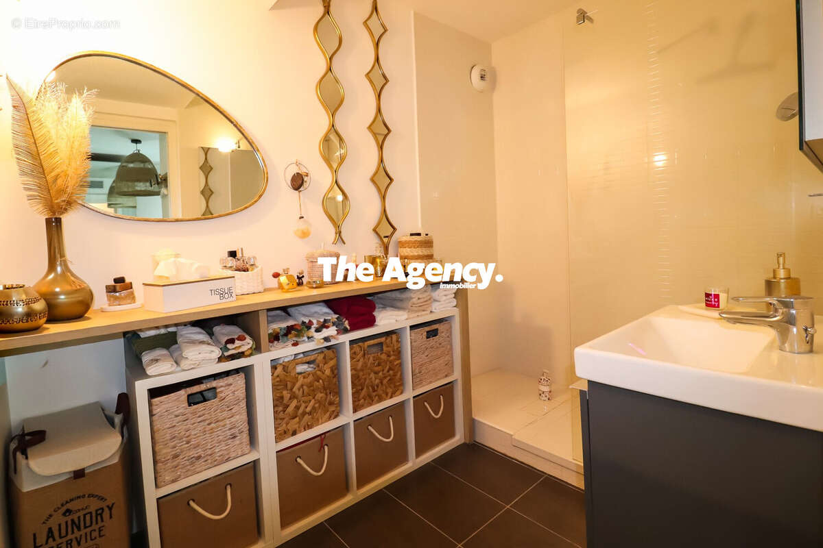 Appartement à MARSEILLE-8E