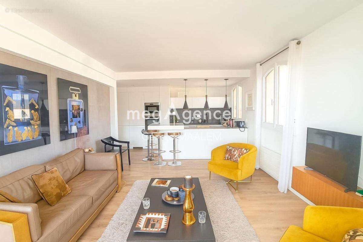 Appartement à COGOLIN