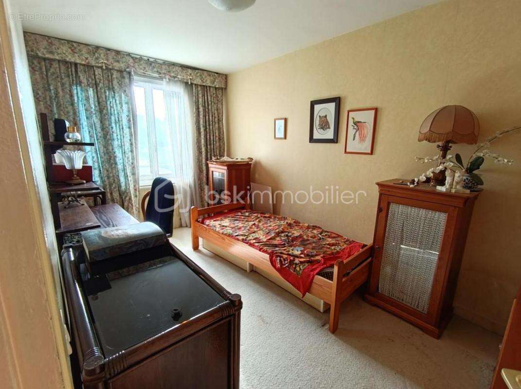 Appartement à SAINTE-GENEVIEVE-DES-BOIS