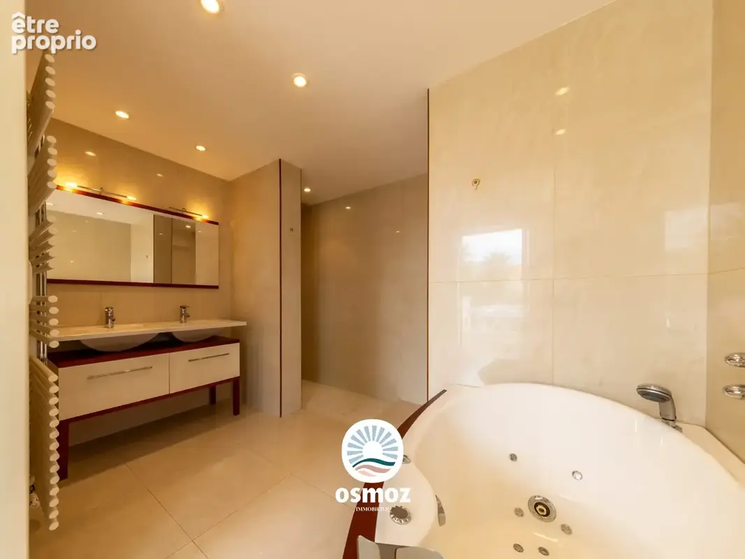 Maison 5 pièces 178 m² à vendre à La Rochelle (17000) - photo 8