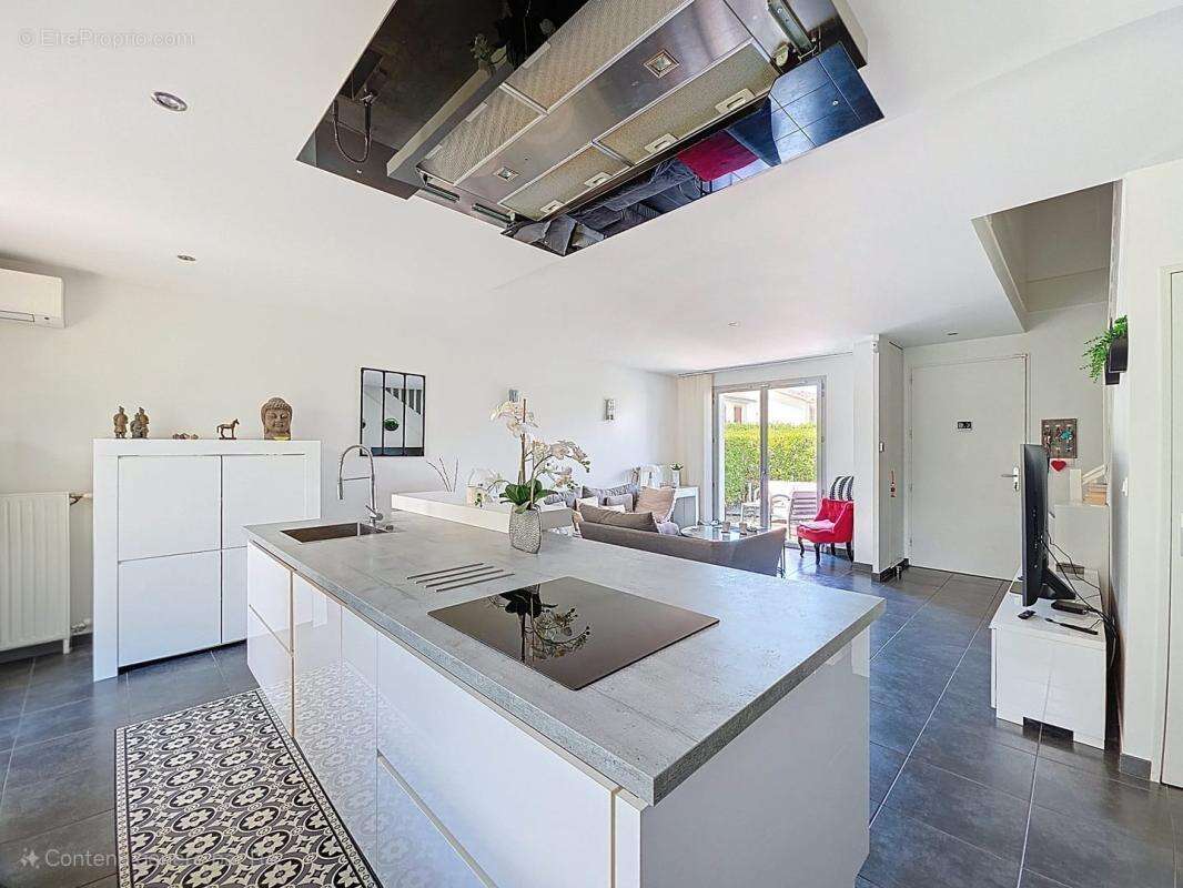 Maison à CHASSE-SUR-RHONE